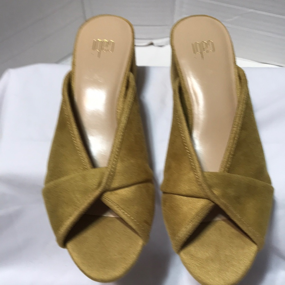 cabi Block heel Sandals. NWOT
